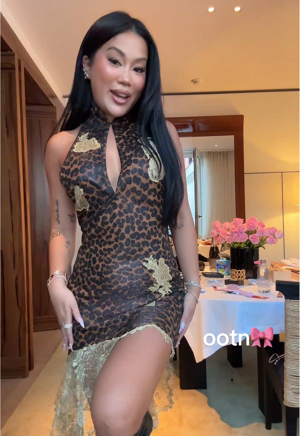 A post by @lauren.luo on TikTok caption: It’s cancer seasonnnnn!!! #fyp #ootd #vintagefashion 