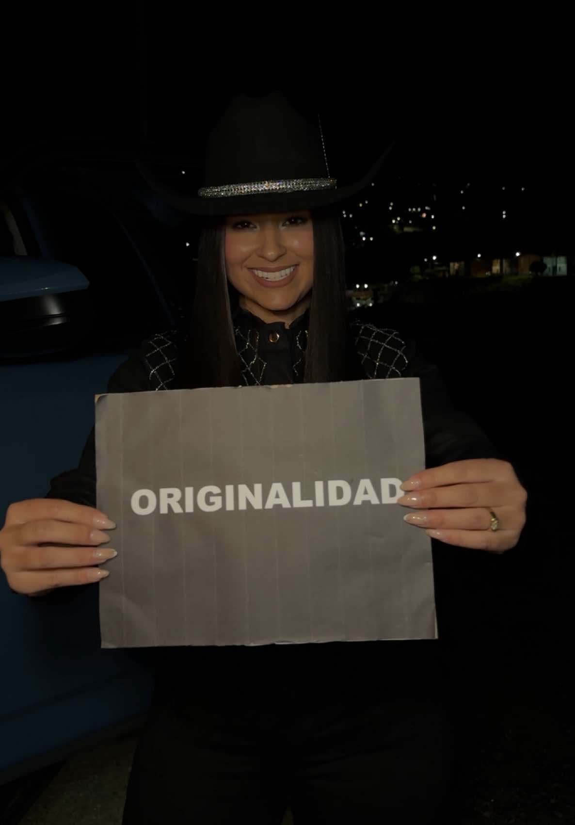 A post by @danielamonsalve082 on TikTok caption: Naciste original, no mu€r@s como COPIA. 🤠🧏🏻‍♀️🙏🏻 #mexico #conosinmoneda #panchouresti #danielamonsalve #musicaparaestado #colombia #venezuela🇻🇪 #letrasdecanciones #mujeresfuertes #mujeresqueinspiran #mujeresfuertes 