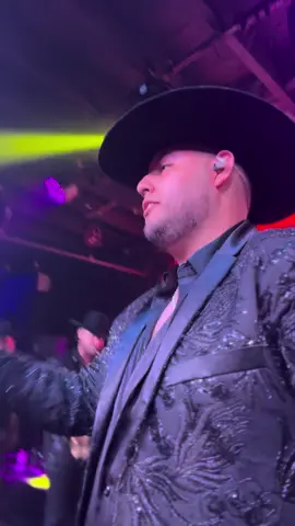 A post by @lapocimanortena on TikTok caption: Lo tienes todo😍#julionalvarez #lotienestodo #norteñosax #lapocimanorteña 