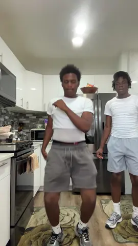 A post by @randomphillyboul on TikTok caption: #viral 