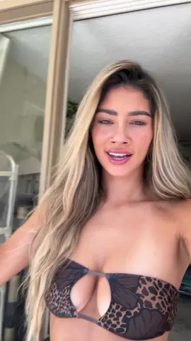 A post by @perksofisabelle on TikTok caption: can’t get no coochie out this queen 🙅‍♀️🙅‍♀️🙅‍♀️ #loveislandusa #bellea #belledasha 