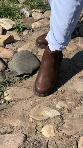 A post by @berdievgabinii on TikTok caption: #tiktokshop #dealsforyoudays #shoes #menshoes #boots 