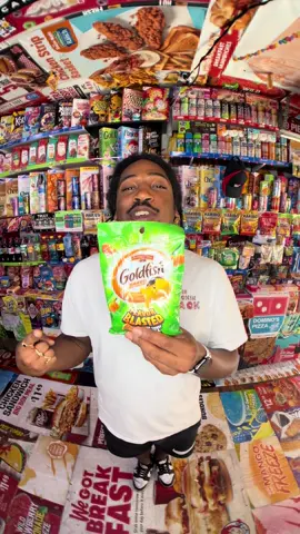 A post by @thesnackinshack on TikTok caption: Who remembers this iconic ?! 👀 it’s never a bad time for @goldfishsmiles  / @Pepperidge Farm 🫶🏾  #goldfish #pepperidgefarm #tasty #pizza #cheesy #cheesy #tasty #foodie #review #tastetest #foodie #snackreview #food #goldfishlover #snackthatsmilesback #fyp #foryoupage 
