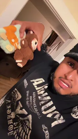 A post by @vicente_ochoa on TikTok caption: LABUBOS POSEIDOS POR PAZUZU 😱