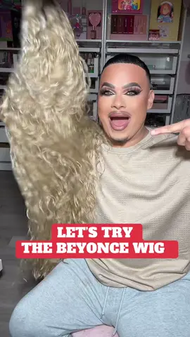 A post by @theeblingkingoffical on TikTok caption: I had to try the Beyoncé wig lol #beyonce #wig #wiginstall #beauty #beautytok #fyp #foryou 