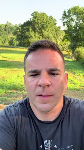A post by @angel_gaitan_oficial on TikTok caption: Seguimos desarrollando mejoras 🧤🇪🇸💪😜