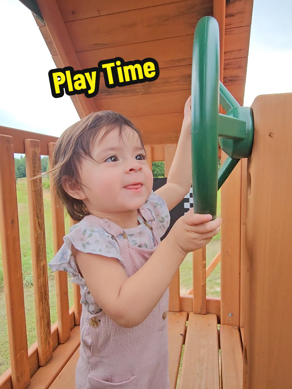A post by @chrizh93 on TikTok caption: Play Time @Sarita&ChrisHudson #bbygabby😇 #bbyemma😇 #hudsonfamily👨‍👩‍👧‍👧  #saritaychris👩🏻‍🤝‍👨🏼 #hudsonfamily👨🏻‍🦰👩🏻👶🏻 #lapatroncita😇 #sarahudson51 #Mushashon👨🏻‍🦰 #tiktok #viral #foru #foryoupage #viralvideo #paratii #fy #fyp #mixedfamily #fypage #fypシ #fypage 
