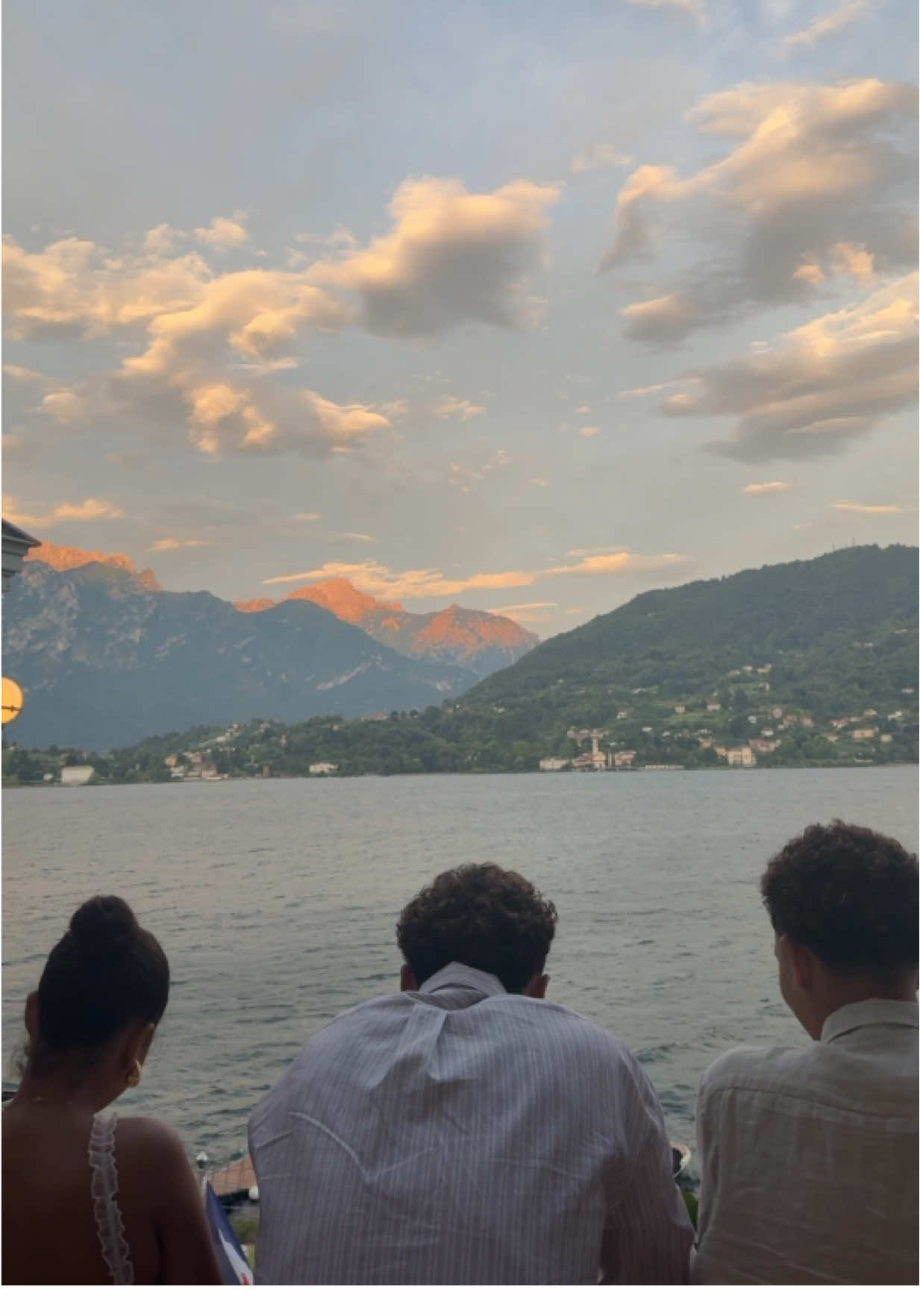 A post by @cassiusmears on TikTok caption: ⛲️ #lakecomo #fyp #foryoupage 