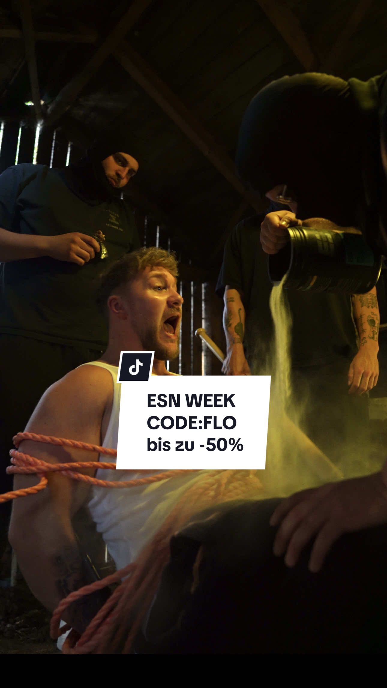 A post by @flowiehe on TikTok caption: (Anzeige) Hollywood hat angerufen🌚😂 Hab aufgelegt WEIL DIE ESN WEEK HEUTE STARTET! CODE: FLO bis zu -50%👊🏼❤️ #esnweek #gym #fitness #proteine 