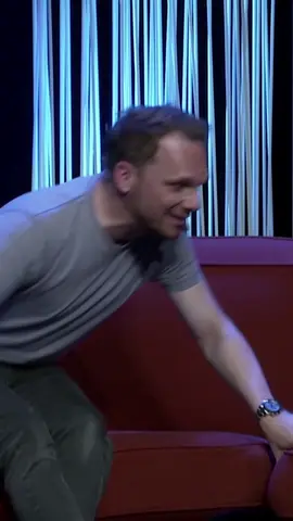 A post by @ralfschmitzoffiziell on TikTok caption: 🎶 Im Wagen vor mir fährt ein kleiner Komiker ... 🎶