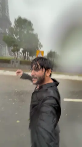 A post by @ali_khan110 on TikTok caption: Booht taiz barish 😂😂😂 #ali110hyderabadi 
