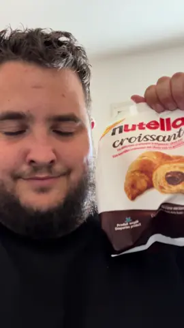 A post by @boulangeriedejojo34 on TikTok caption: Les fameux croissants au nutella du seigneur 😂 merci @Manon Réaction pour l’idée 😂 #boulangeriedejojo 