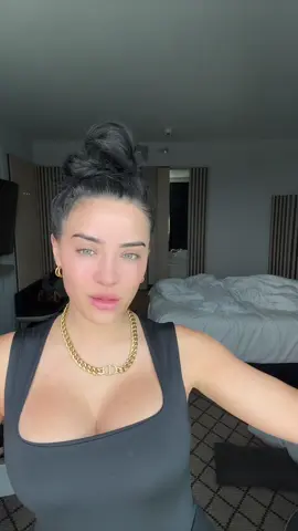 A post by @leylalahouar on TikTok caption: Der Hochzeitsstruggle isssss realll 🤯
