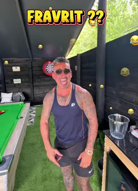 A post by @itsallinsideyourmind on TikTok caption: #getbackshadrack🗣️🗣️🔥🔥🔥 #fyp #l#viral #bullseye  van gurner best darts player on tik tok 