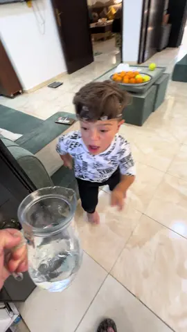 A post by @yahia_x on TikTok caption: 😂😂😂😂😂😂#يحيى_الزعبي 