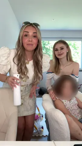 A post by @julesboringlife on TikTok caption: Was sagt ihr zu meiner ersten Frisur?🥹🫶🏻 vermisse euch schon @Jasi 🎀 💗