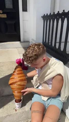 A post by @iamzuckerpuppe on TikTok caption: hab jetzt wieder so lust darauf