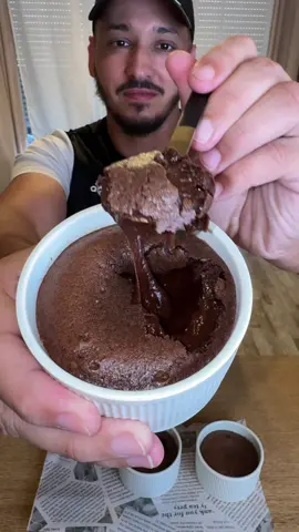 A post by @cestarpinbon on TikTok caption: FONDANT au Nutella avec SEULEMENT 3 INGRÉDIENTS 🍫🍫 UN DÉLICE 😋 #recettes #ideerecette #recettesimple #recetterapide #recettefacile #recettefacileetrapide #recettesimpleetrapide #tiktokfood #cestarpinbon 