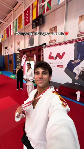 A post by @rodriinavarroo on TikTok caption: Hemos subido de liga!! 🥋🥋🥋❤️