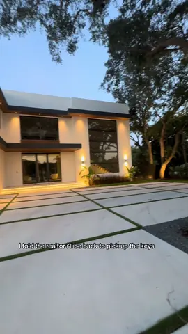 A post by @getbusyru on TikTok caption: Take my crib off the market thanks #inspired 