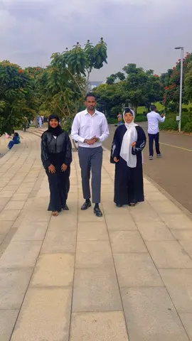 A post by @bisle_1 on TikTok caption: @maska madwo 🐍💵 @Dhazhii qaranka 💚🤍❤️   Welcome back adeer 🫶