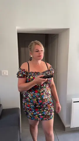 A post by @jeremlaura_ on TikTok caption: Je peut pas m’empêcher de tirer dessus !!🤣🤣🤣