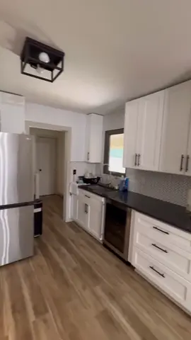 A post by @mireyadelatorre12 on TikTok caption: Mi cocina es linda por fuera y un caos por dentro por eso compré todo lo necesario para su organización 👩‍🍳🧼 #OrganizaciónDelHogar #CocinaOrdenada #DecoraciónDeInteriores