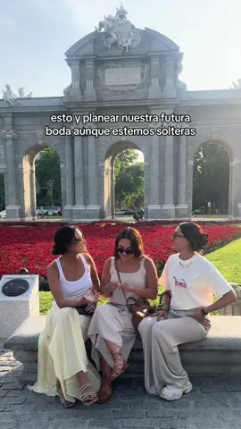 A post by @ximeponch on TikTok caption: (ignoremos que daña si tiene novio solo para este video) 