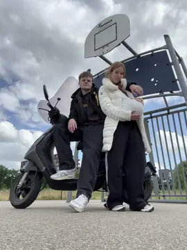 A post by @rhodekok on TikTok caption: de tijd vliegt! @niekvelner 