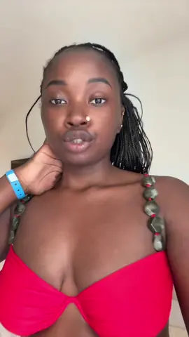 A post by @aminatoxx on TikTok caption: #thuglife 