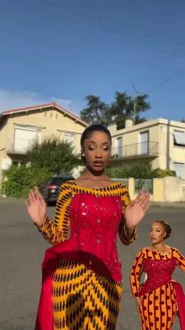 A post by @kim.makosso_officiel on TikTok caption: Joyeux anniversaire Woman King 👑 @joseytherealone  Tenue : @Kloset Tenues d’Évènements #pourtoi 