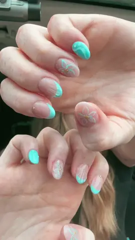 A post by @trisnunemann on TikTok caption: New naillsss💙🌊🐚#loveislandusa #aruba #foryou #newnails #nails #nailtransition #summer #summer nails