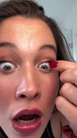 A post by @frgretel on TikTok caption: Erstmal Gesicht anmalen menner 