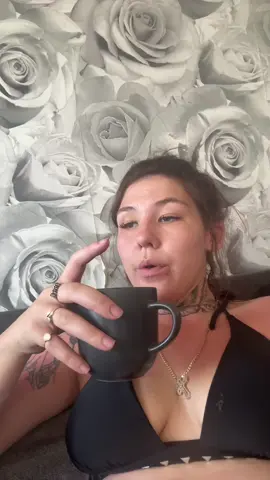 A post by @paigeeallen1 on TikTok caption: 😘