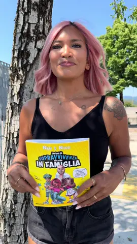 A post by @nenenicoo on TikTok caption: Ma anche voi … avete notato , quello che ho notato io?😳🤣🤣🤣 la voceeeeee🤣🤣🤣 #book #mom #daughter #voice 