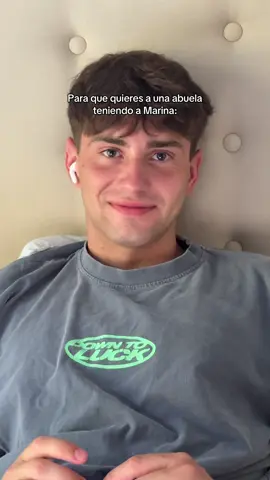 A post by @manuregatoo on TikTok caption: Esta faceta de abuela no creo que se la hayáis visto nunca @Marina Barrial 