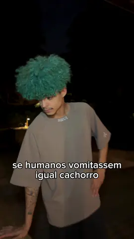 A post by @jooj on TikTok caption: Parece que só vomitam dentro de casa KKKKK 😂 #irmaosnatu  ib:@jacksonbergren 