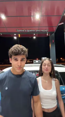 A post by @rodriinavarroo on TikTok caption: Exclusiva. Alejandra y Rodrigo lo dejan 