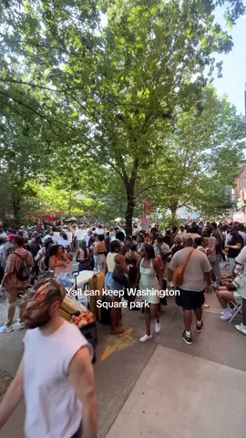 A post by @savannahhannah_ on TikTok caption: BK GOT ITTTT ✊🏾🤘🏾 #nycpride #brooklyn #blockparty 