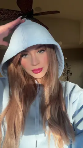 A post by @carolcastromx on TikTok caption: Y yo que estoy soltera para dártelo con toooo