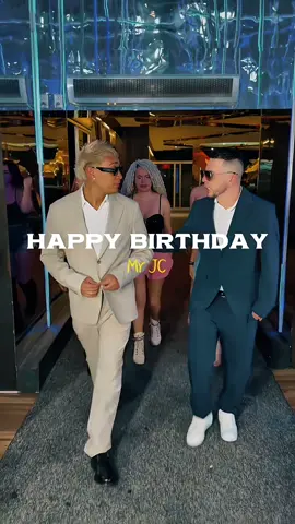 A post by @supremolives on TikTok caption: @Mrjceldelpalabreo😈🐧 ¡Feliz cumpleaños hermano! 🎉🎊🎈🍾