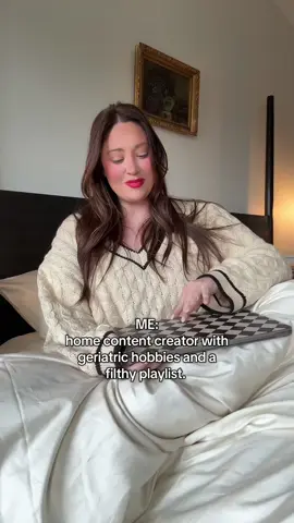 A post by @peonyandhoney on TikTok caption: Hope this finds my people.  Bonus points if you have chronic illness too. lol 🙋🏻‍♀️💅🏻🕶️ 