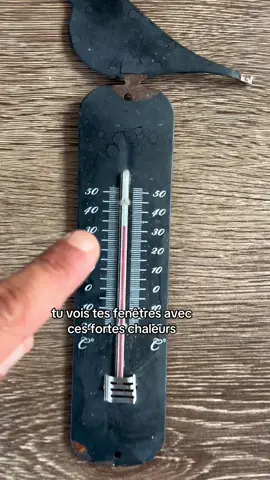 A post by @jonathanconiastuces on TikTok caption: Canicule : l’astuce farine que personne ne connaît #chaleur #ete #canicule 