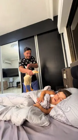 A post by @yahia_x on TikTok caption: 😂😂😂😂😂#يحيى_الزعبي 
