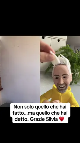 A post by @lafisicachecipiace on TikTok caption: #duet with @Silvia Mancini #cakedcorating #lafisicachecipiace 