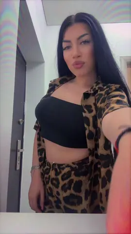 A post by @iamioana_0123 on TikTok caption: ✌🏻