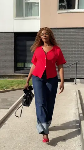 A post by @deborahpedro4 on TikTok caption: Mère ya palais 👸♥️
