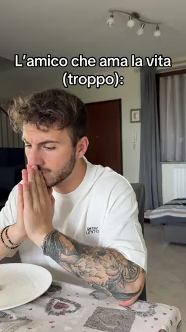 A post by @leoucifero on TikTok caption: Fra almeno il sale #lamicocheamalavitatroppo 