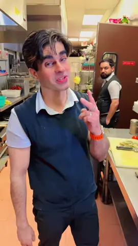 A post by @sialkoti_asad on TikTok caption: Follow me instagram I’d : Amushtaq87#sialkoti_asad #resturantwala #resturantpakam #fyp 