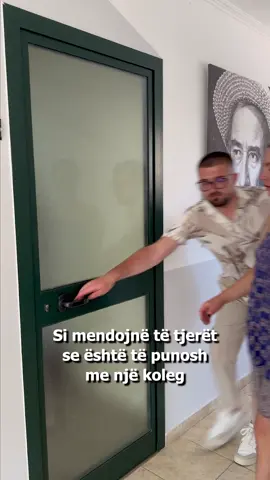 A post by @piranjatofficial on TikTok caption: Një kënaqësi e veçantë, me një koleg të tillë. #piranjatshow #piranjat #albaniantvshow #foryourpage #fyp #officehumor #meme 